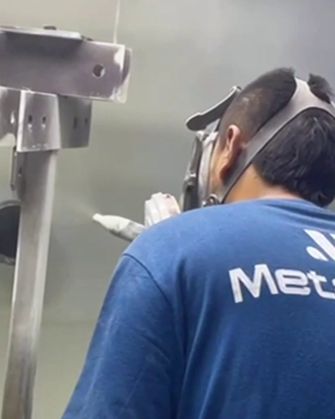 pintura-electrostatica-metal-mecanica-medellin Aplicación de pintura electrostática en piezas metálicas — servicio metalmecánico en Medellín